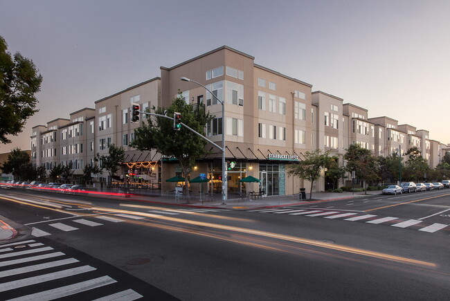 Building Photo - The Courtyards at 65th Street