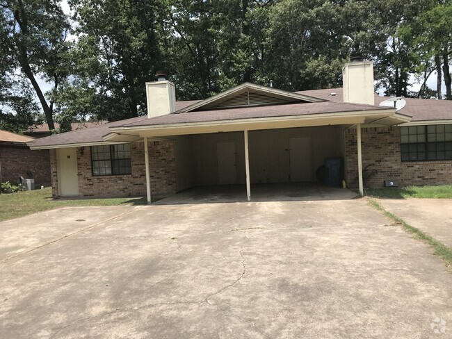 Building Photo - 207 Hummingbird Ln