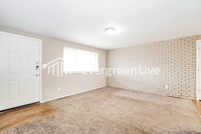 Foto del edificio - 6908 Retton Rd