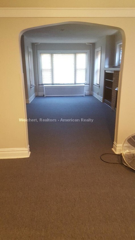 Primary Photo - 10226 S Rhodes Ave