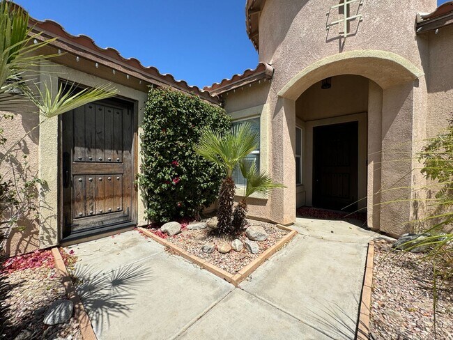 Building Photo - AVAILABLE NOW!! 3 Bed/2 Bath + 1 Bedroom/1 Bath CASITA in PALM SPRINGS!!