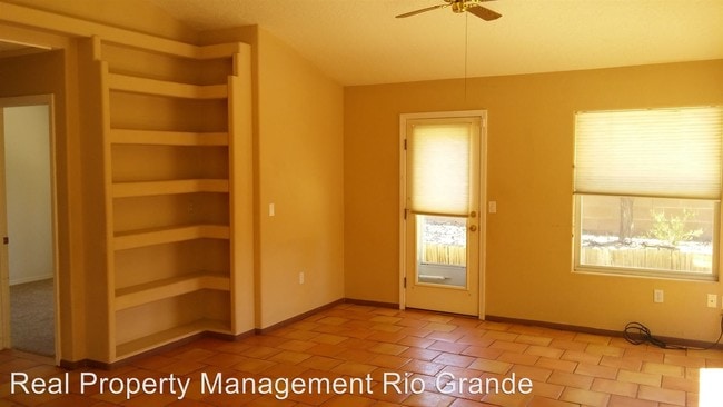 Building Photo - 3 br, 2 bath House - 872 Avenida Pastoral NW
