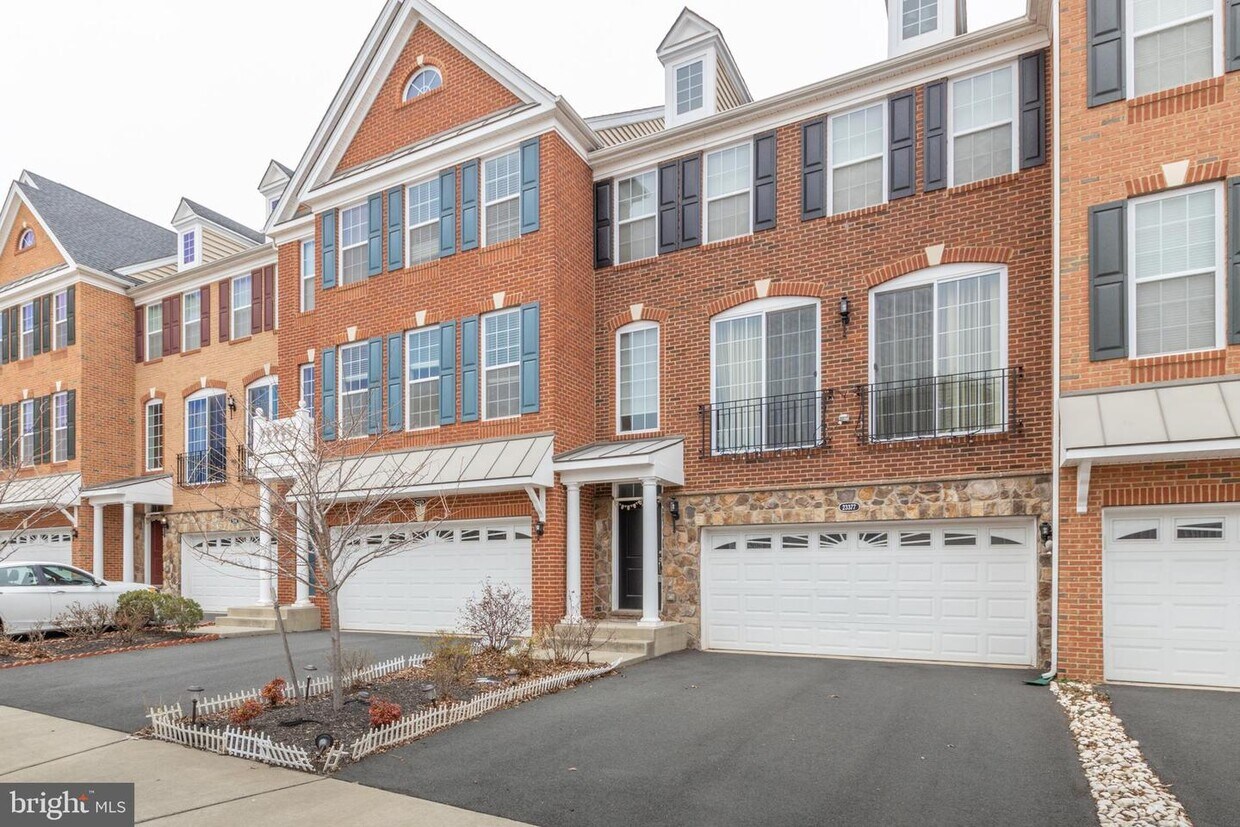 23377 Lewis Hunt Square, Ashburn, VA 20148 Townhome Rentals in Ashburn VA