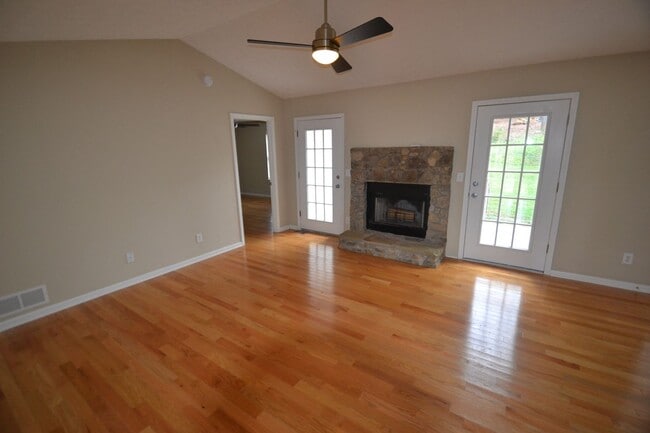 Building Photo - 6448 Wildwood Trl