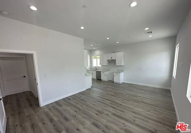 Foto del edificio - 6829 Bellaire Ave