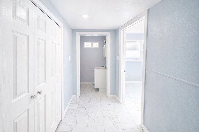 Building Photo - 2501 Crown Ave