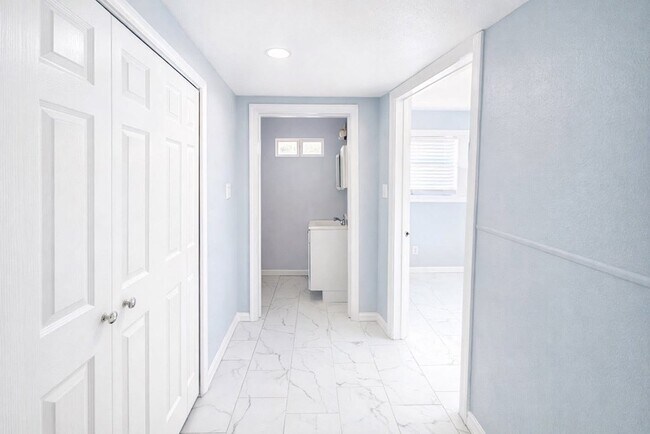 Foto del edificio - 2501 Crown Ave