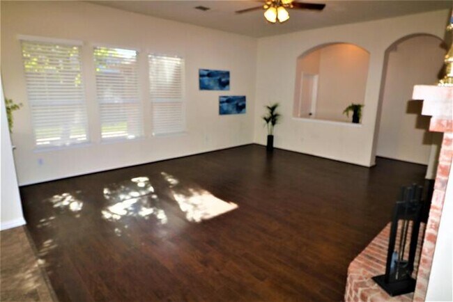 Foto del edificio - Stunning 3/2/2 in Mansfield with covered p...