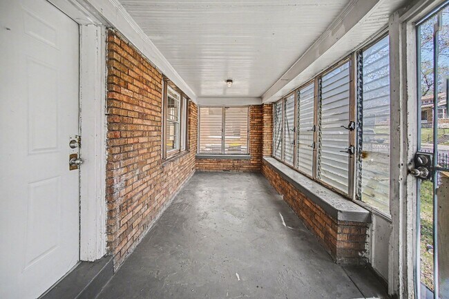 Foto del edificio - 2 Bed, One Bath House Near UMKC!