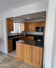 Building Photo - 1375 River Rd