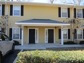 Building Photo - 2951 SW 35th Pl