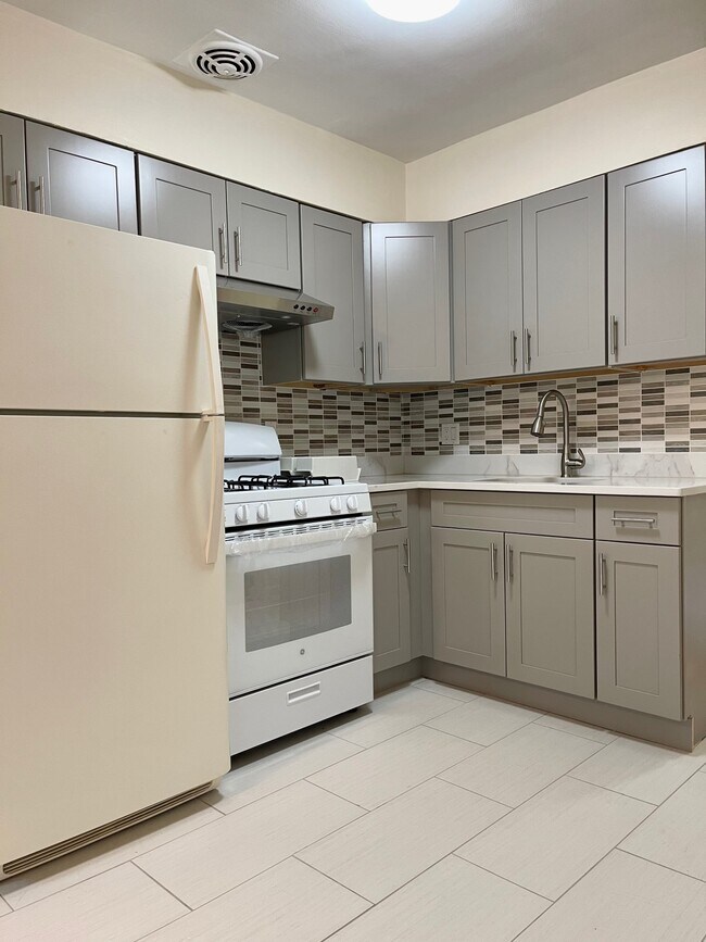 Foto del edificio - 1806 E 53rd St