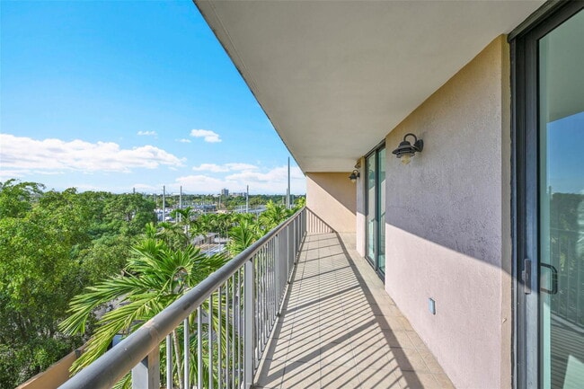 Building Photo - 1690 SW 27th Ave