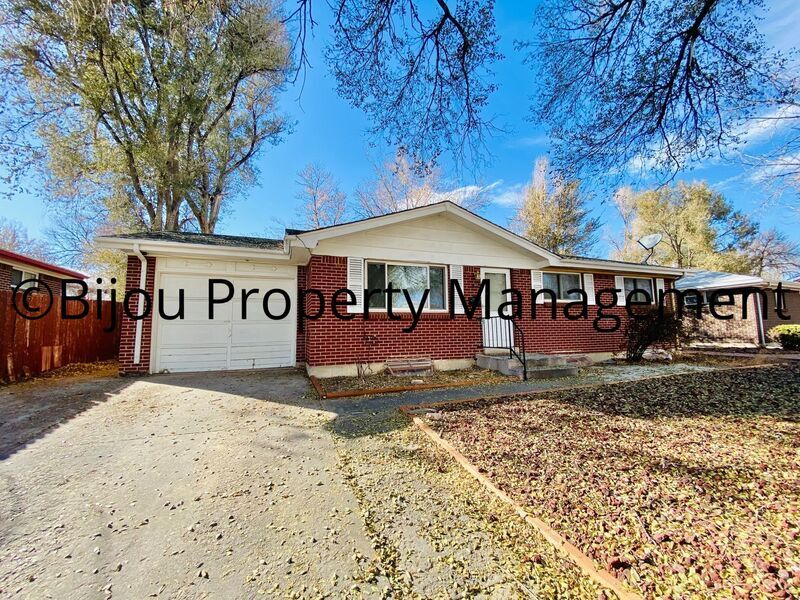 Primary Photo - 32 N Chelton Rd