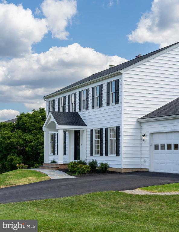 Building Photo - 1213 Clearfield Cir