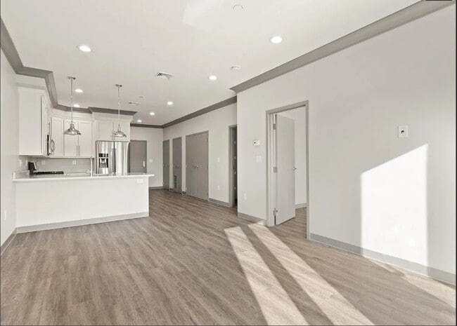 Building Photo - 18 Preble St