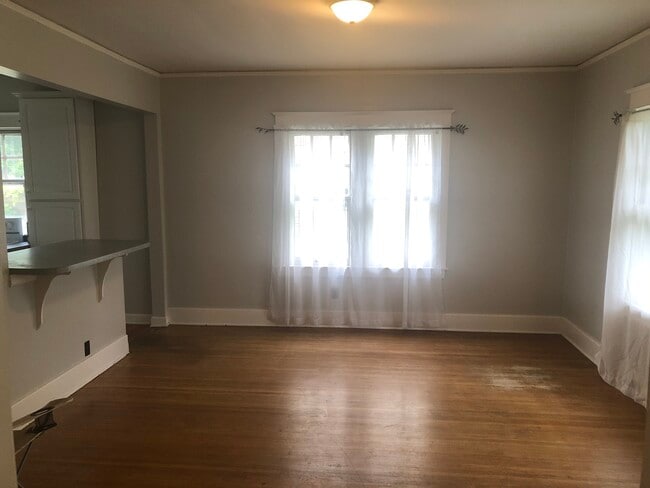 Dining Room - 132 N Crestmoor Ave