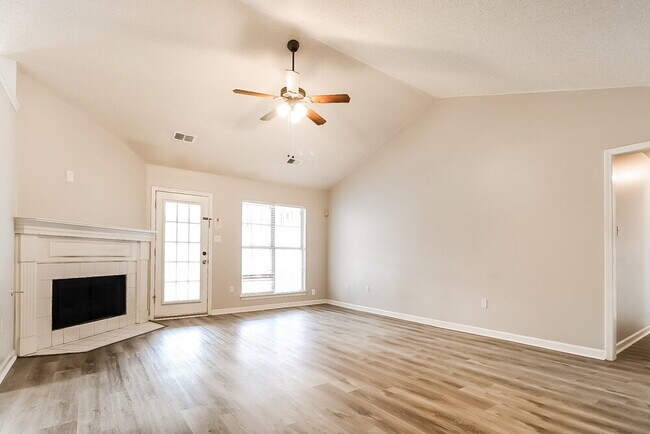 Foto del edificio - 1805 Steeplechase Cove