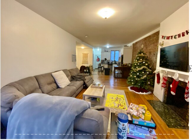 Building Photo - 526 Harvard St