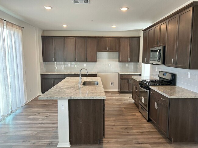 Building Photo - 7230 Dimaggio St