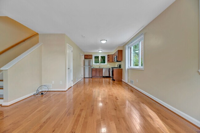 Building Photo - 9017 Manchester Rd