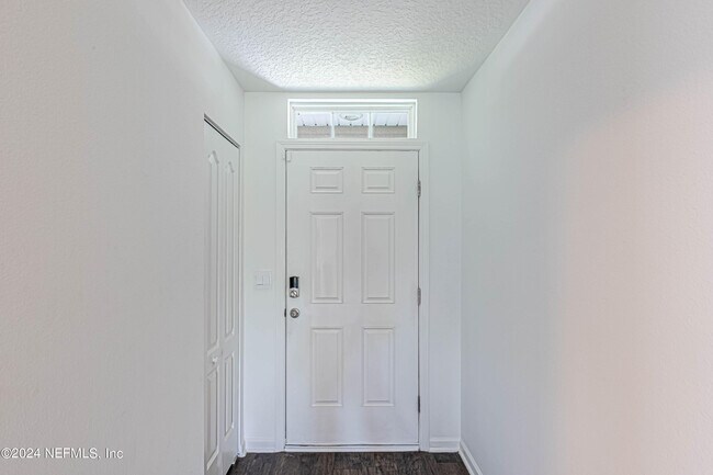 Building Photo - 5603 Hollow Birch Dr