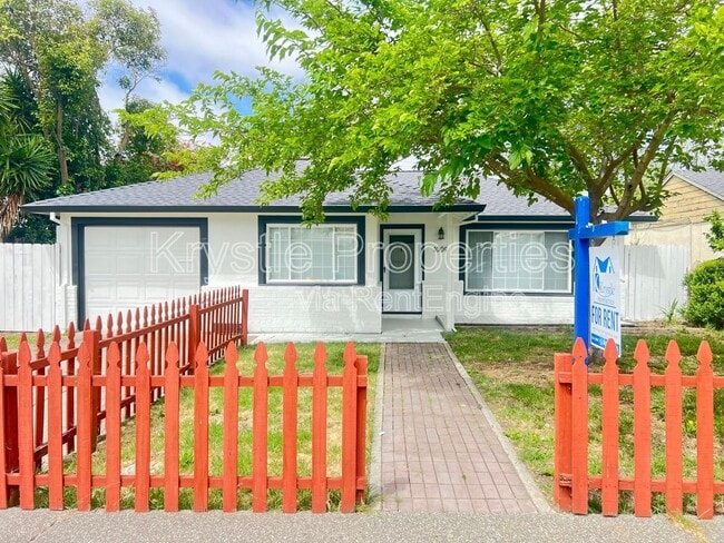 Building Photo - 1009 Heartwood Ave