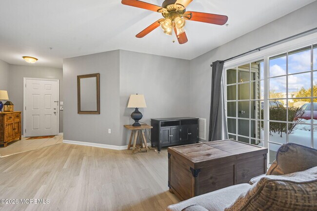 Foto del edificio - 1228 Morning Glory Dr