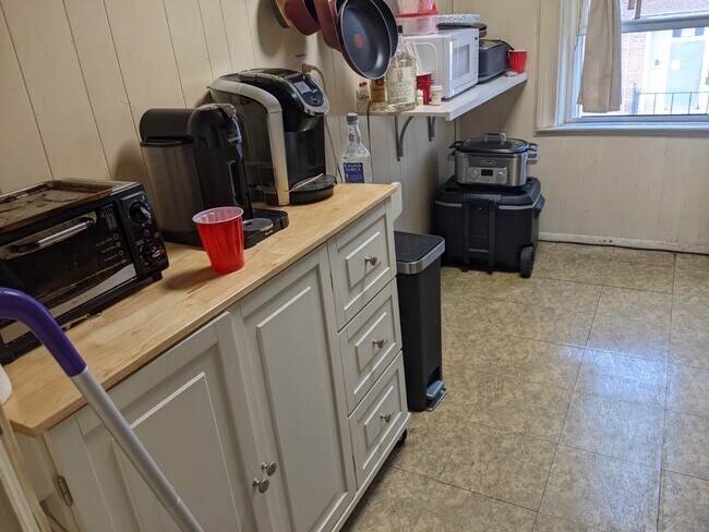 Kitchen - 2 Grant St