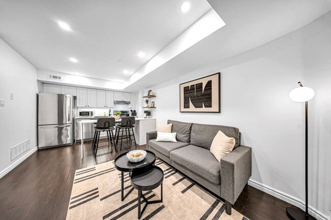 Building Photo - 9 Niagara St
