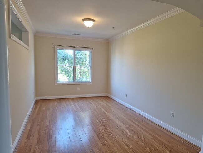 Foto del edificio - 3 bedroom/ 2 bathroom- Bennington on the Park