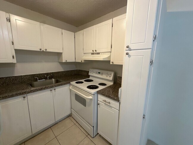Foto del edificio - 7827 NW 39th Ct