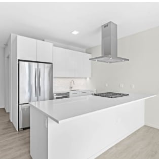 Photo - 12 E Huron St (Chicago, IL)