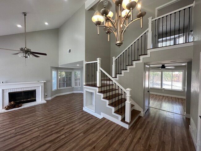 Foto del edificio - 1643 Derby Ct
