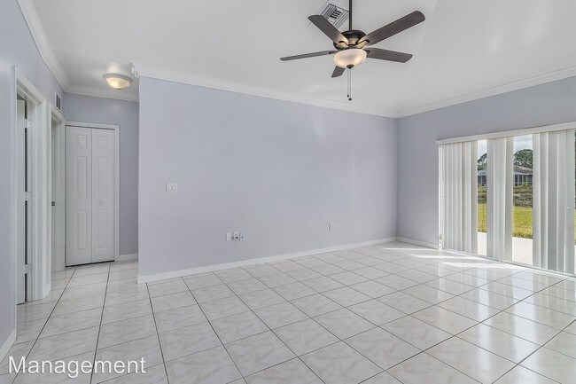 Building Photo - 3 br, 2 bath House - 1114 Hudson Street E