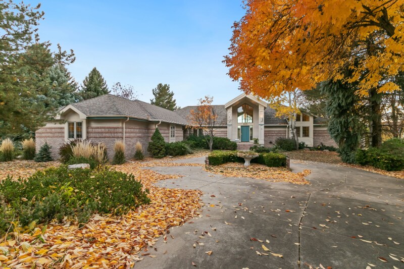 Primary Photo - 1923 Linden Ridge Dr
