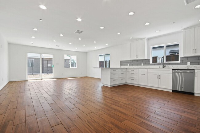 Building Photo - Newly Constructed Home in Mission Hills.