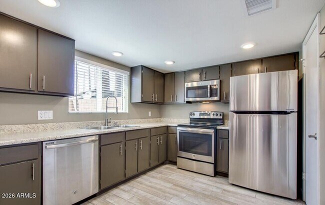 Foto del edificio - 8303 E Thomas Rd