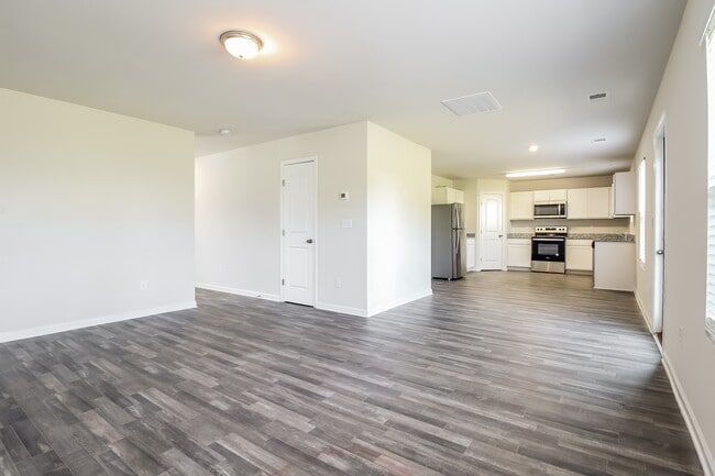 Building Photo - 950 Seay Rd