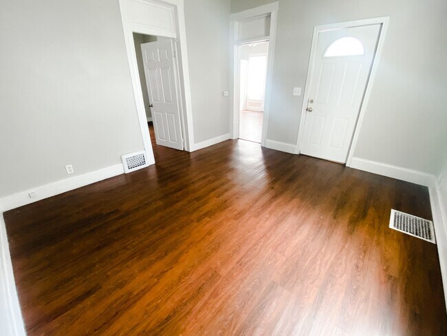 Foto del edificio - Three Bedroom House