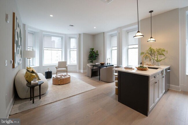 Building Photo - 200S Broad St