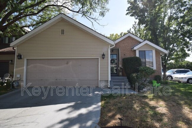 Photo - 1632 E 4190 S House