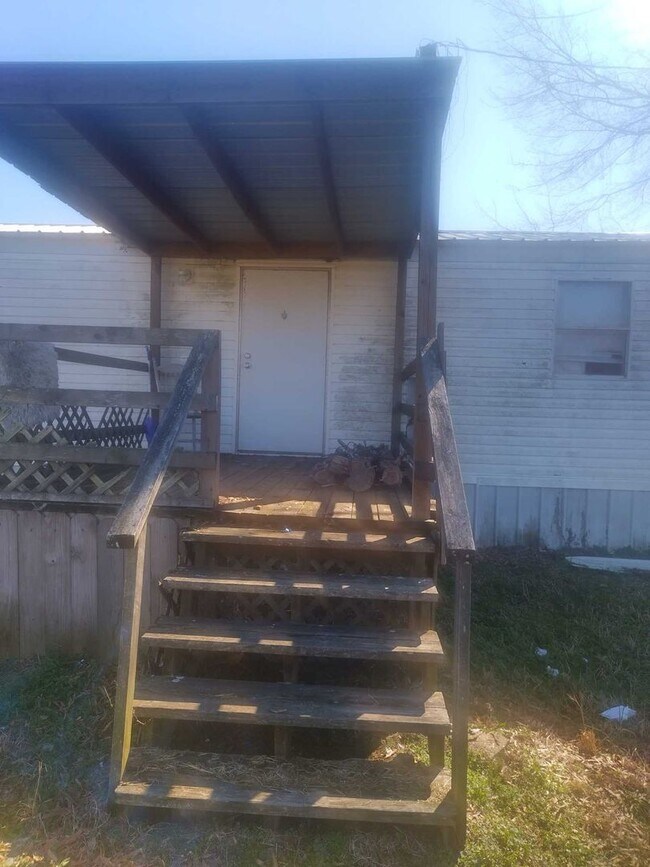 Building Photo - 4 BR 2 Bath 1,216 sq ft singlewide mobile ...