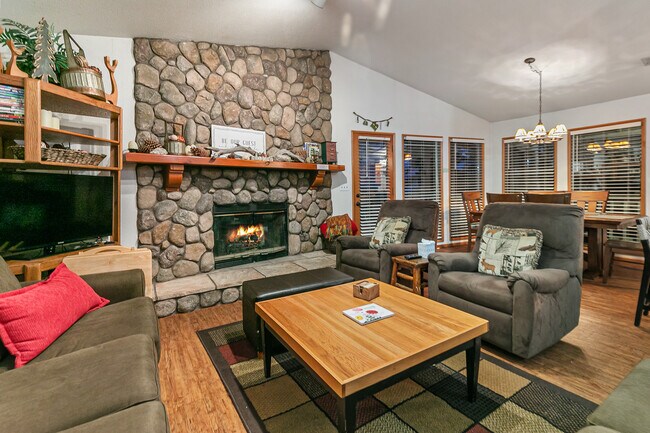 Foto del edificio - 590 Arrowhead Villa Rd