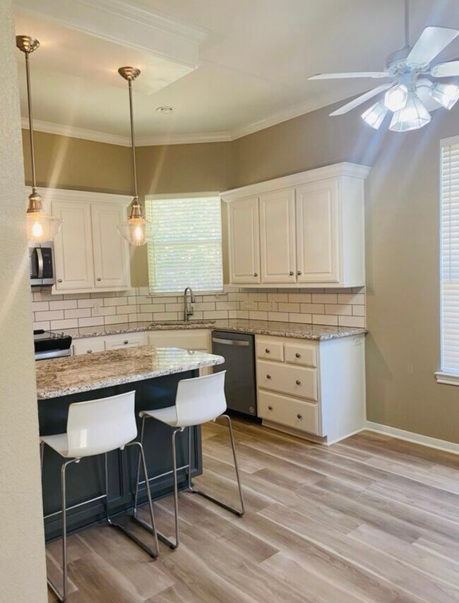 Foto del edificio - 3816 Whispering Oaks