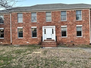 Building Photo - 1614 Wiswell Rd W