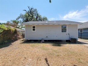 Building Photo - 5217 Hershe St