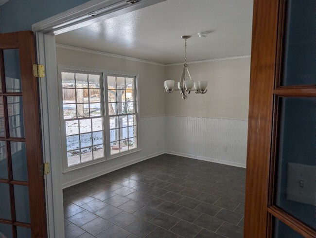 Building Photo - 3001 El Camino Dr