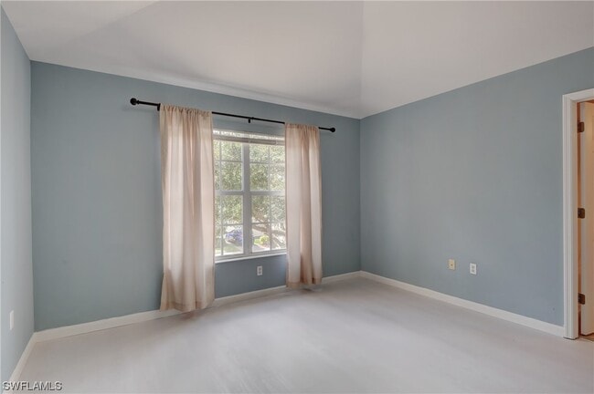 Building Photo - 856 Hampton Cir