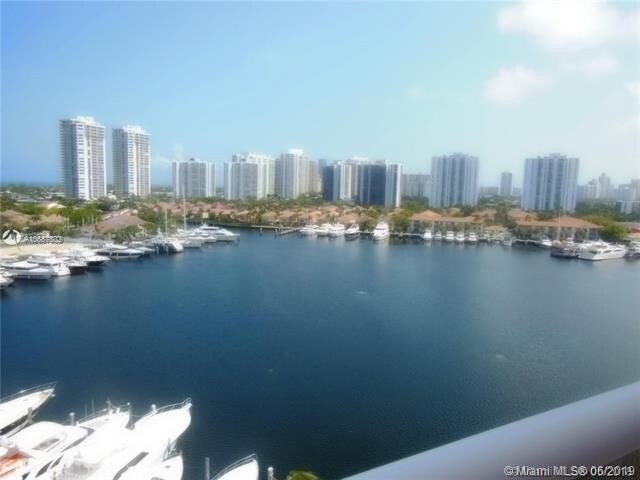 Foto del edificio - 3610  Yacht Club Dr  1008